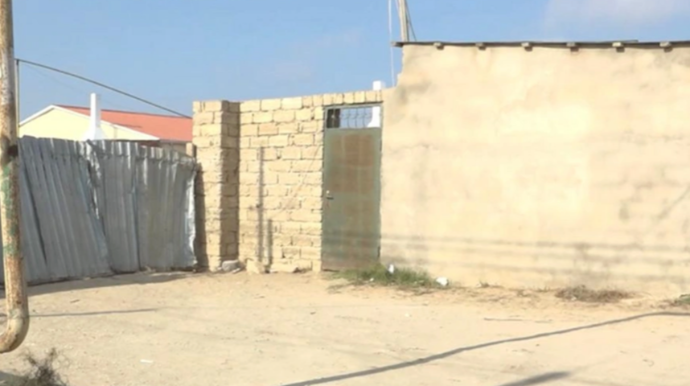 Abşeronda məşhur bağ massivinin sakinlərindən toyuq fermasından ŞİKAYƏT - VİDEO