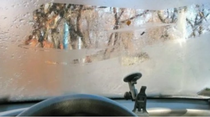 Avtomobilin şüşəsi niyə buxar bağlayır? - Qarşısını almaq yolları