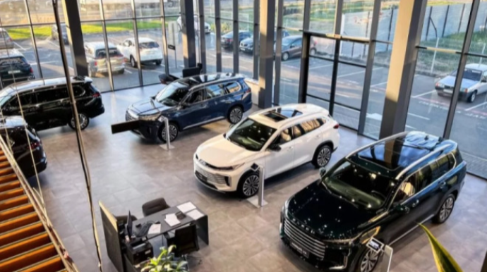 Qonşu ölkədə Çin avtomobil salonları kütləvi şəkildə bağlanıb - SƏBƏBLƏR 