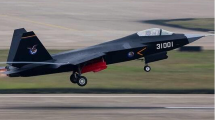 Çin Tayvan istiqamətinə 22 təyyarə və 4 gəmi göndərdi