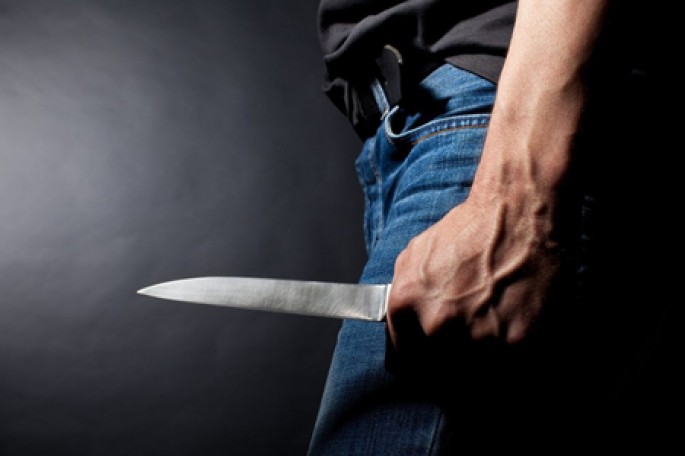 Metro yaxınlığındakı parkda bıçaqlanma