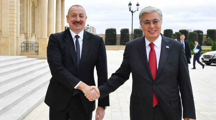 Əliyev Tokayevi təbrik etdi 