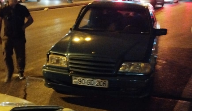 Yolayrıcında qayda pozan sürücü qəzaya səbəb oldu  - VİDEO - FOTO