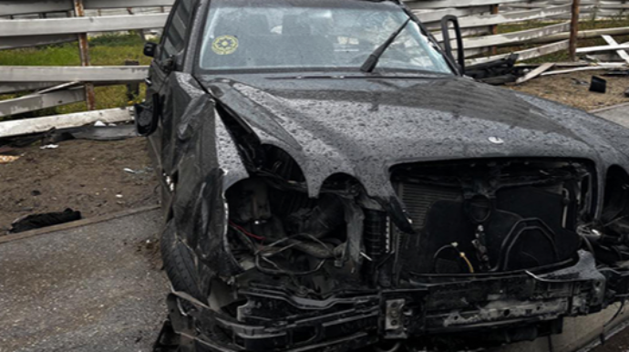 Bakıda maşın sürüşərək hasara çırpıldı - FOTO