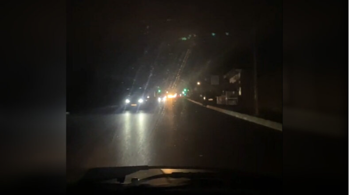 Azərbaycanda yolda təhlükəli vəziyyət - Göz-gözü GÖRMÜR - VİDEO 