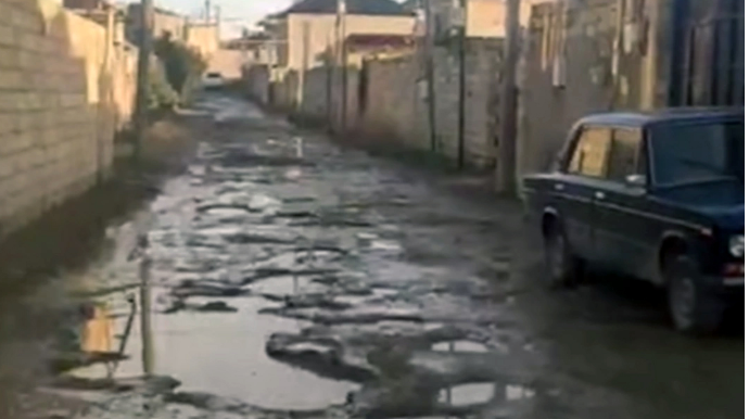 Жители поселка Баладжары годами страдают от бездорожья - ВИДЕО