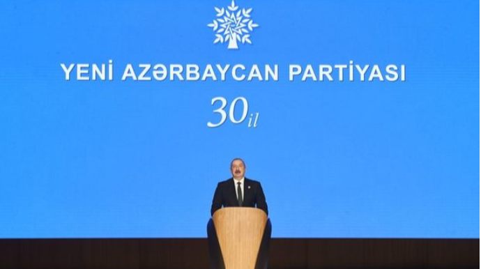 İlham Əliyev YAP-ın 30 illiyi ilə bağlı tədbirdə iştirak edir - FOTO - VİDEO 