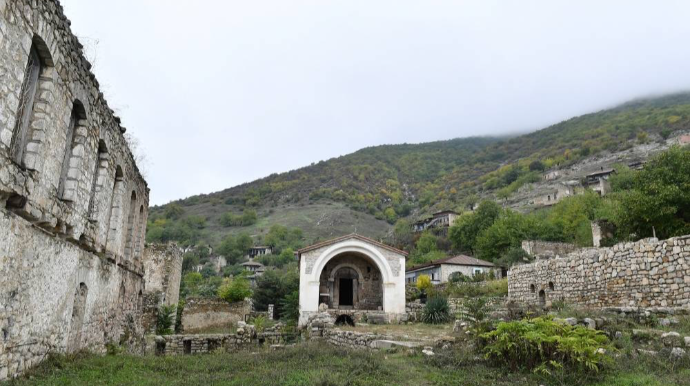 Tuğ kəndində avtomobil dayanacağı  yaradılacaq