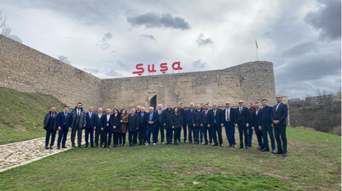 Deputatların Şuşada baş tutan ilk iclasından - Fotolar 