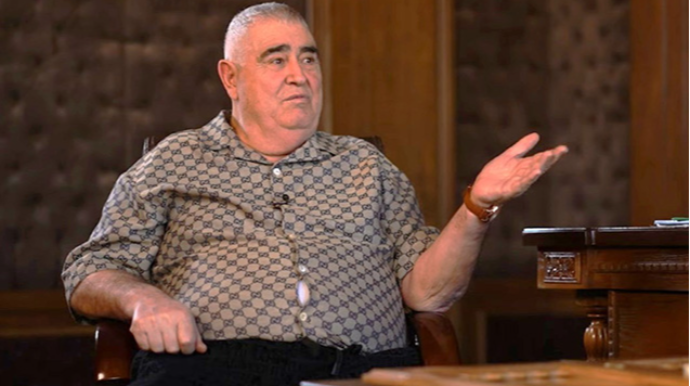 Şərurlu İsfəndiyarın maşınlarına həbs qoyuldu, borcu var - FOTO