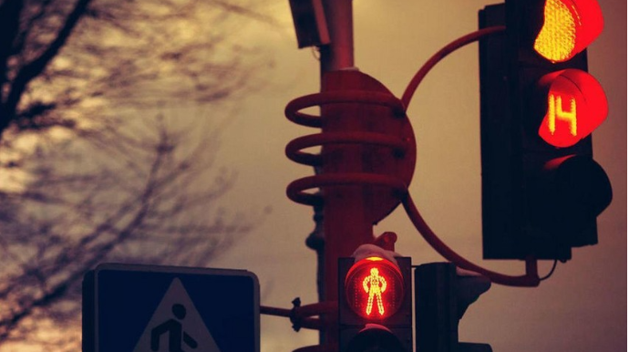 Xəzər rayonunda avtomobil piyadanı vurub 