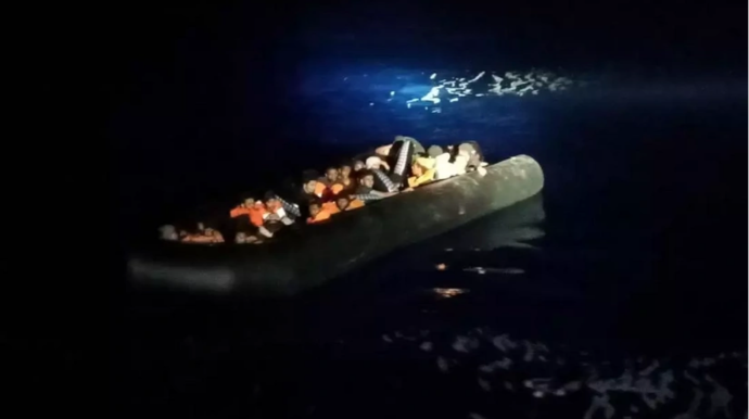 İzmir sahillərində batan qayıqdan 37 miqrant xilas edildi