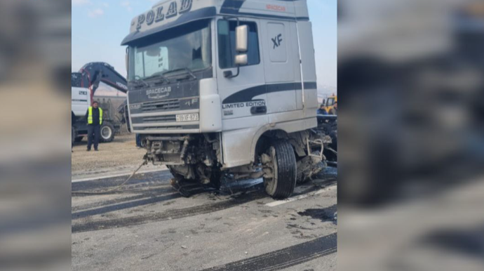 Quba-Bakı yolunda yük maşını qəzaya düşdü – FOTO 