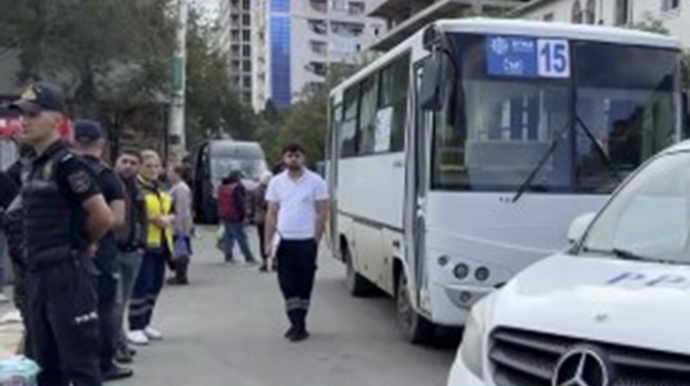 54 yaşlı kişi avtobusda öldü - FOTO