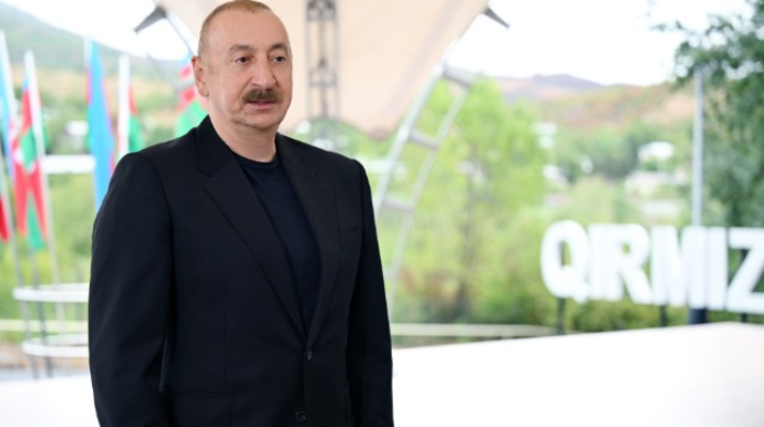 "Özünə hörmət edən insan heç vaxt orada yaşamazdı" - Dövlət başçısı 