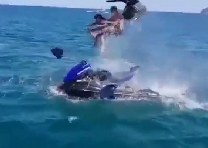 Qara dənizdə hidrosikl partladı: Yaralılar var - VİDEO