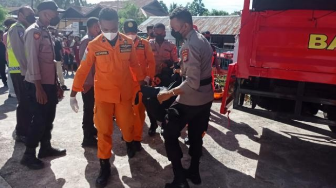 İndoneziyada ağır yol qəzası: 17 ölü 