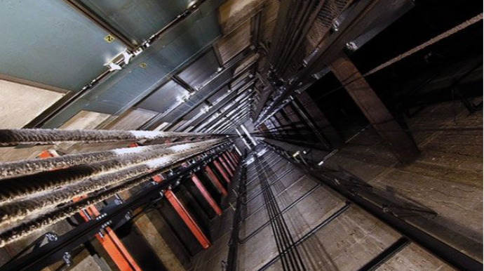 Bakıda liftlərdən oğurluq edildi