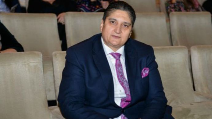 “Evimə bir kisə pulla qayıtmışam, qapımda 60-70 avtomobil gözləyirdi”