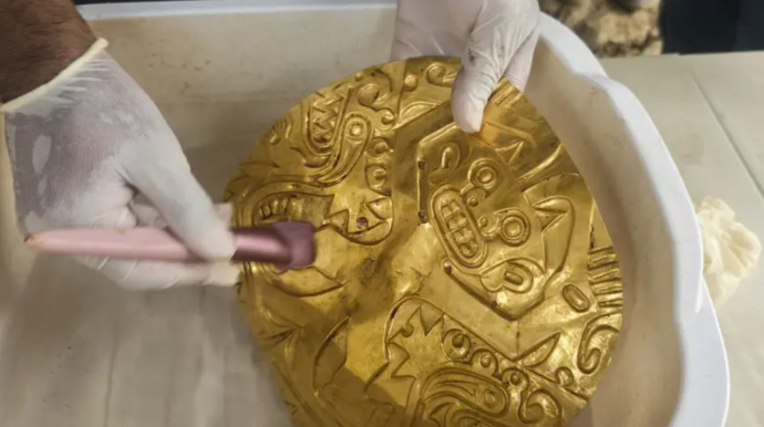 Qazdıqları məzardan qızıl “fışqırdı” - FOTOLAR 