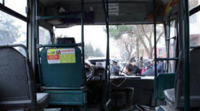 В Гяндже столкнулись два пассажирских автобуса