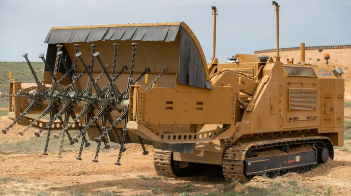 Azərbaycan Ukraynaya minatəmizləmə maşını göndərir