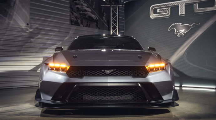 Yeni “Mustang”ın qiyməti hər kəsi şoka saldı - FOTO