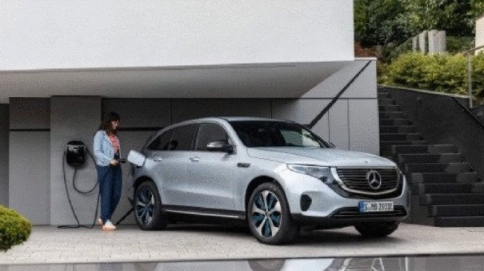 "Mercedes Benz" yeni elektromobilini təqdim edəcək