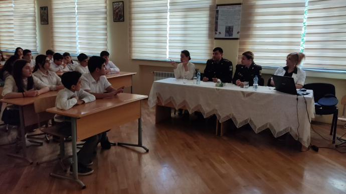 Məktəbdə “Diqqət, uşaqlar!”  aylığı çərçivəsində tədbir keçirilib  - FOTO