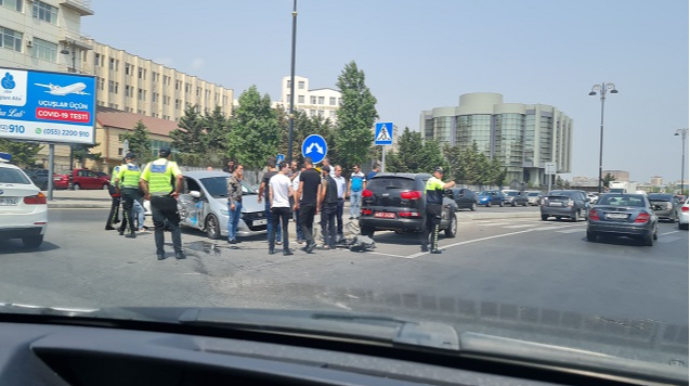 Bakıda Türkiyə səfirliyinin avtomobili qəzaya düşdü - FOTO 