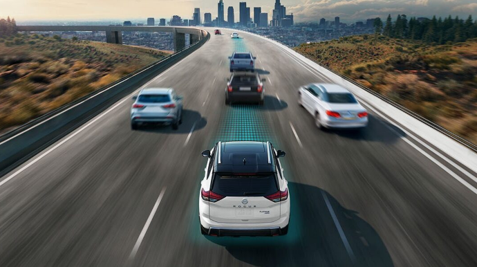 Maşın sürəndə həm solunuzda, həm də sağınızda avtomobil olmamağına çalışın – Sürücülərə TÖVSİYƏ - VİDEO 