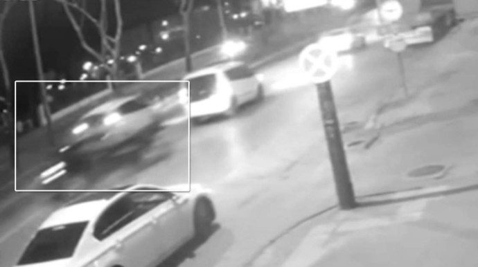 Yüksək sürət qəzaya səbəb oldu; avtomobil TIR-ın altına girdi - VİDEO 