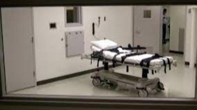 Bankın külli miqdarda pulunu mənimsəyən qadına ÖLÜM HÖKMÜ - FOTO 