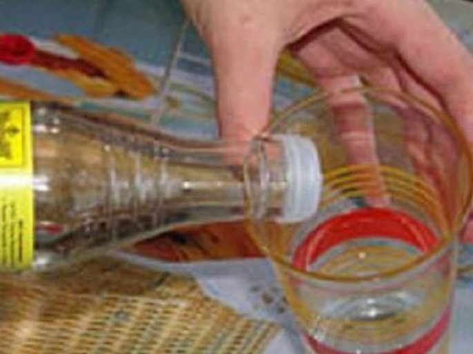 Oğuzda üç uşaq anası sirkə turşusundan zəhərlənib