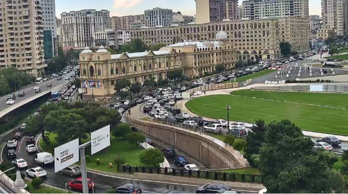 Paytaxtda sıxlıq olan yollar - SİYAHI 