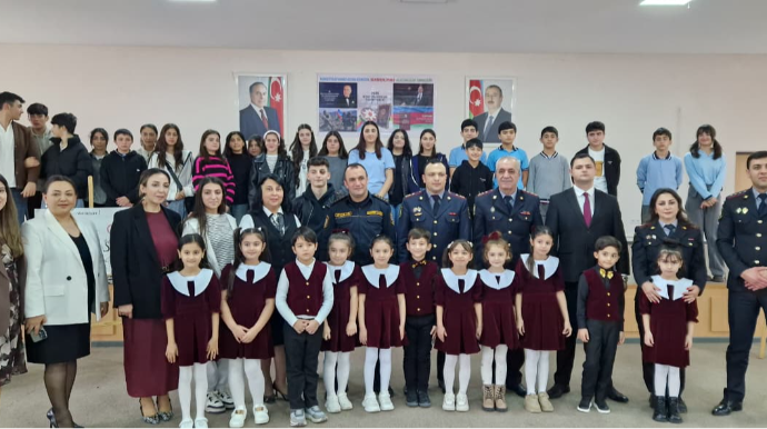 Polis Suraxanıda yerləşən məktəbdə maarifləndirmə tədbiri keçirib - FOTO