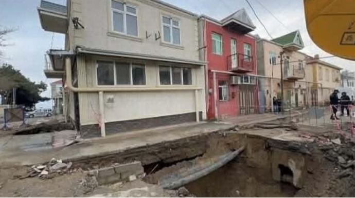 Kollektor üzərində inşa edilən evlərlə bağlı kompensasiya ödənilməlidir - Deputat 