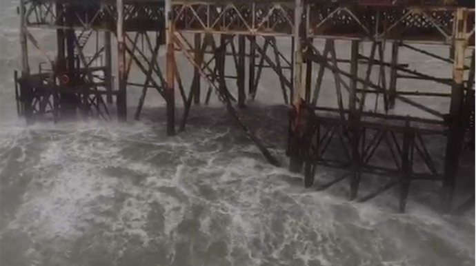 Xəzərdə dalğanın hündürlüyü 4,6 metrə çatıb - Faktiki hava 