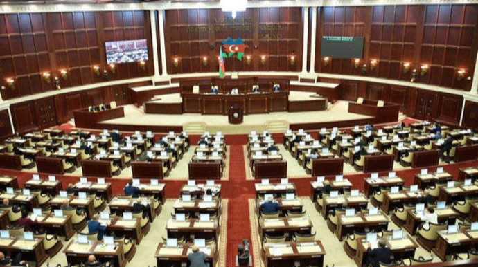 Deputatların növbəti il üçün əməkhaqları müəyyənləşdi