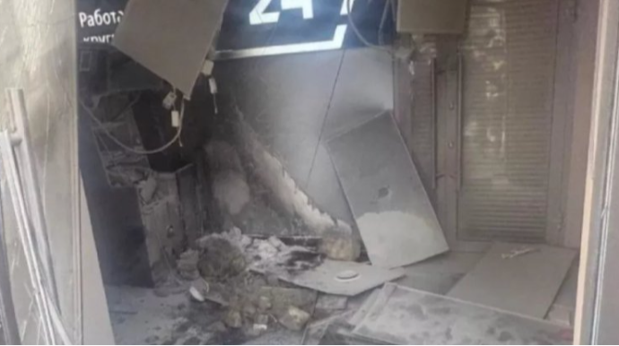 Yeniyetmə bankda partlayış törədib - Moskvada 