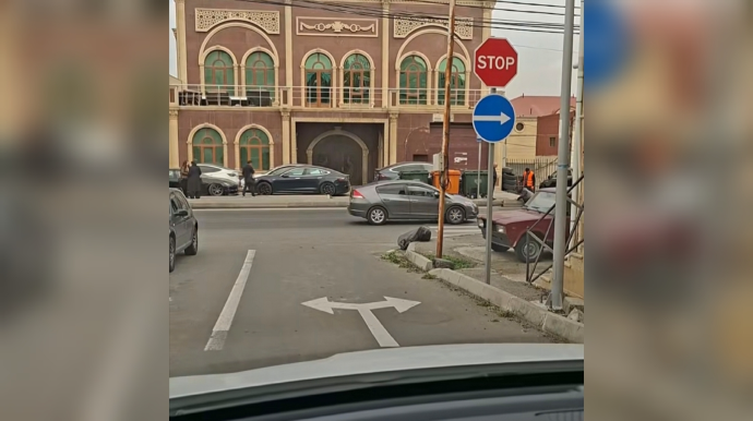 Nişanın biri sol dönməyə icazə verir, digəri isə qadağan edir - VİDEO