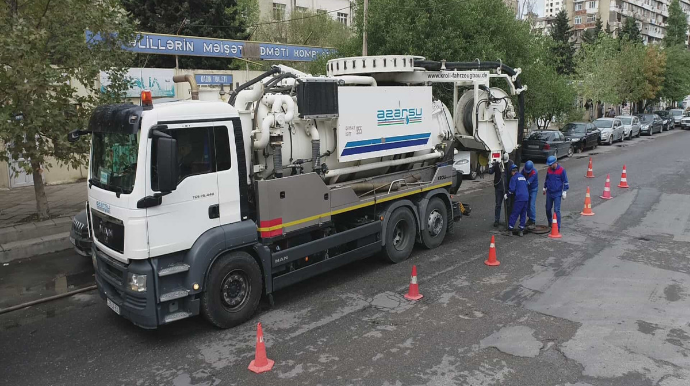 Bakıda yağış su xətləri təmizlənib