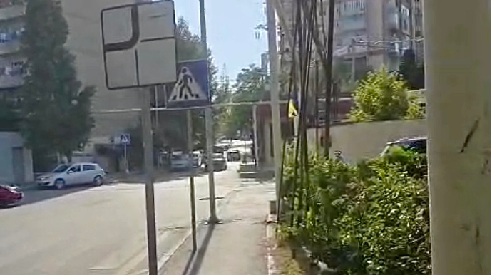 Bir nişan yoxdur, digəri görünmür – Bu küçədə hərəkət təhlükəlidir   - VİDEO