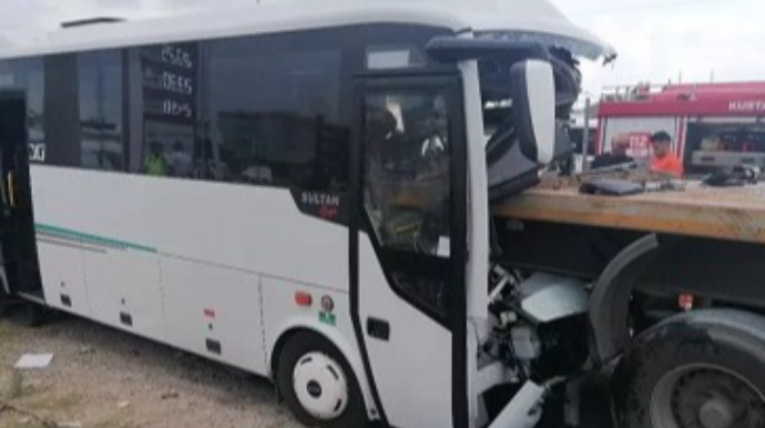 Türkiyədə turist avtobusu qəzaya düşdü: ölən var 