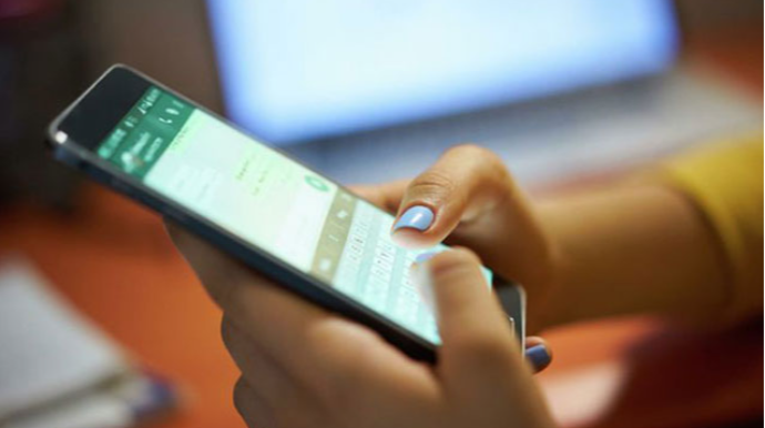 Vatsapda mesajları tərcümə etmək olacaq 