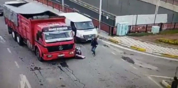 4 yaşlı uşaq yük maşınının altında qaldı – VİDEO