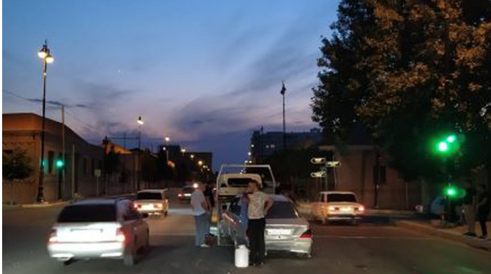 Gəncədə zəncirvari qəza olub, xəsarət alanlar var - FOTO 