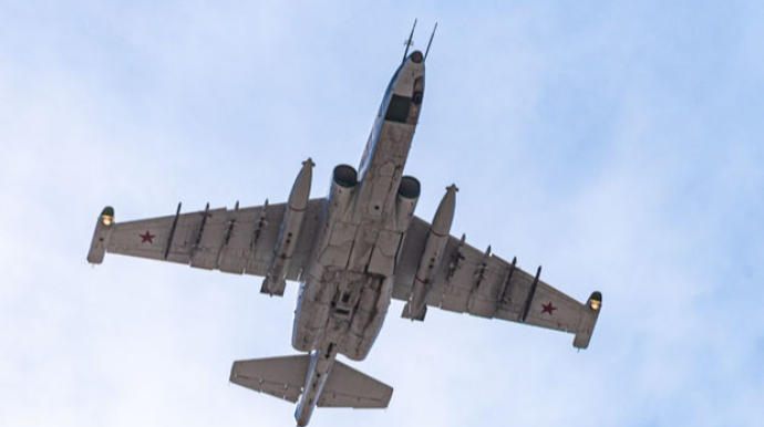 “Su-25” hücum təyyarəsinin qəzaya uğraması anı - VİDEO