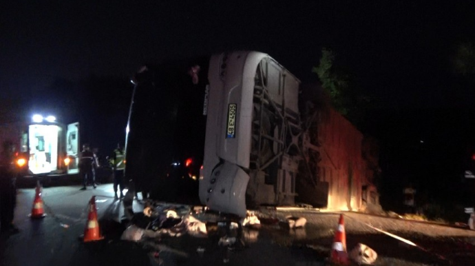 Türkiyədə ağır yol qəzası olub, 6 nəfər ölüb, 43 nəfər yaralanıb 