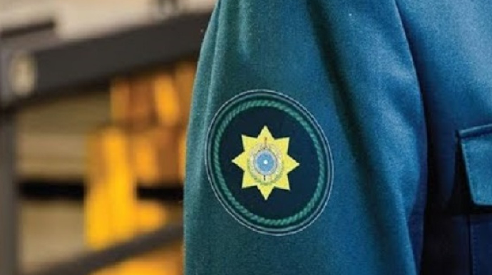 Məhkəmə saxtakarlıq edən gömrük işçisinə bu cəzanı verdi 